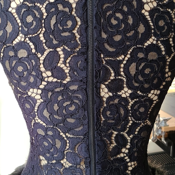 Evening mini dress. Black, wool/lace and faux fur. - Picture 4 of 6